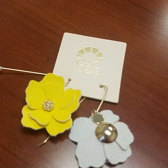 C&C California yellow poppy golden tone detail - Picture 2 of 4